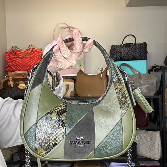 Coach Patchwork Crescent Mini Crossbody 2025 Carmen R$350 Olive - Picture 3 of 14